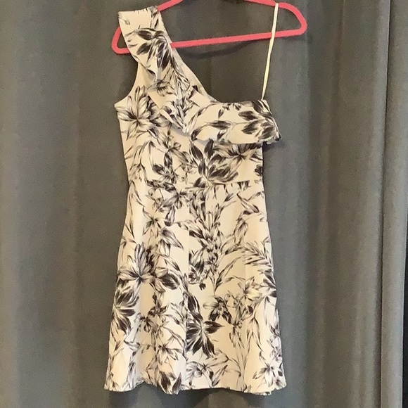 💥 Banana Republic one shoulder gray floral dress sz 2 - Picture 4 of 13